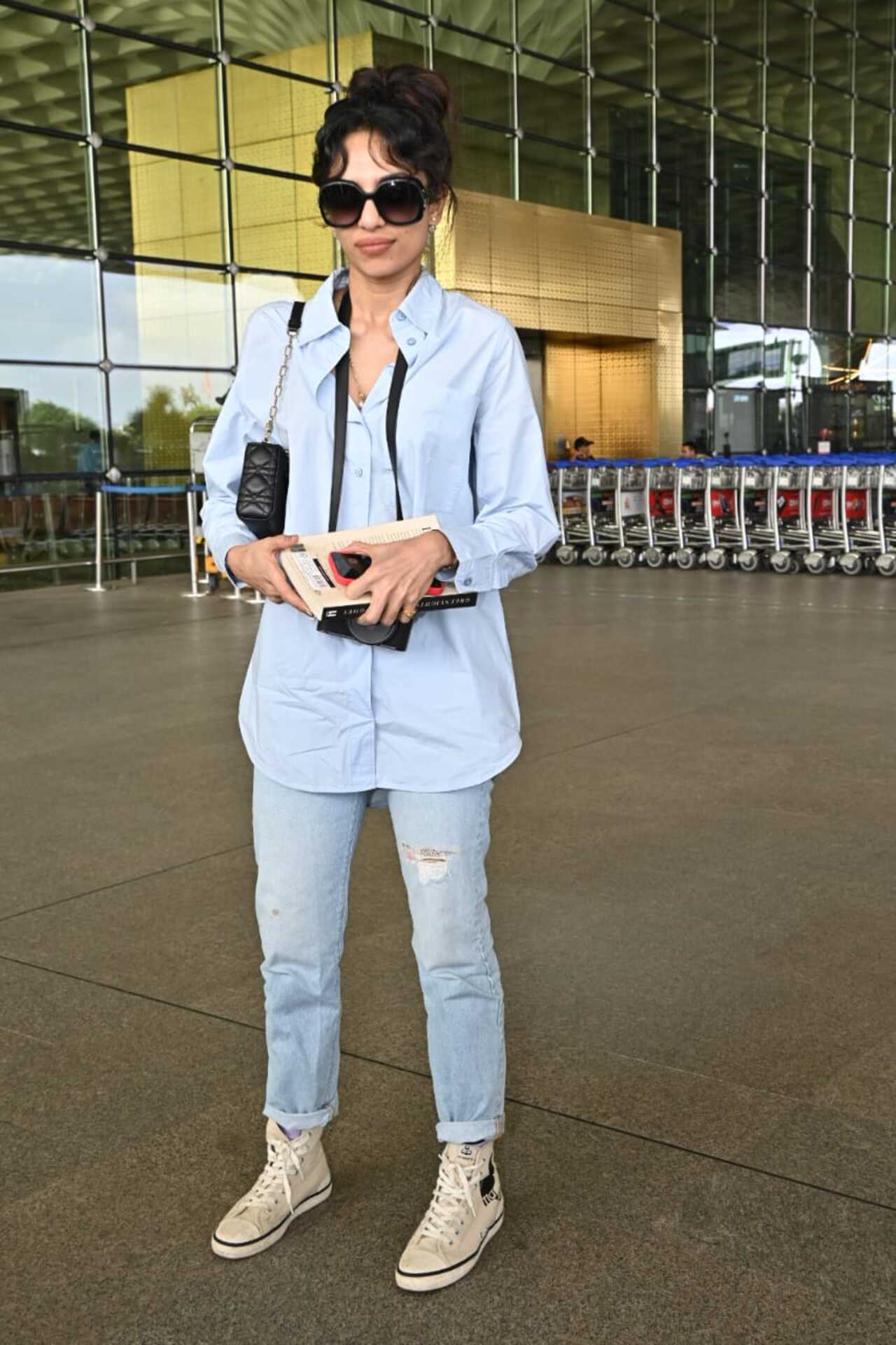 Sobhita Dhulipala was also at the airport